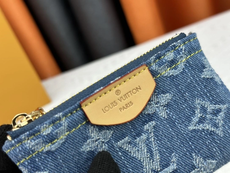 LV Wallets 4233G-0566