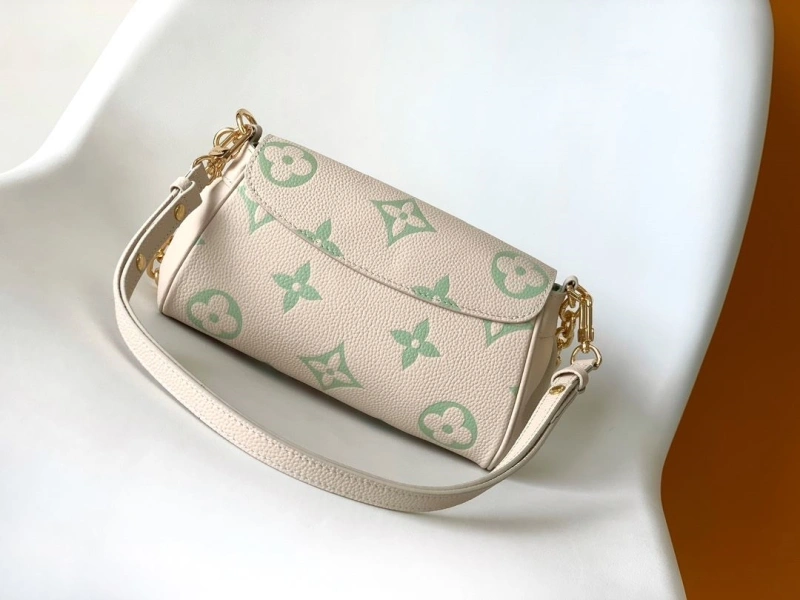 LV Satchel bags 4233G-0589