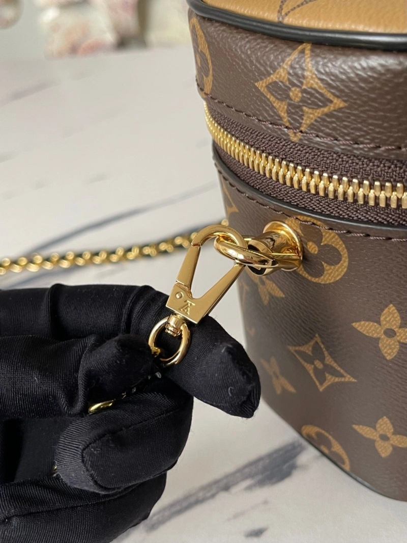 LV Cosmetic Bags 4233G-0811