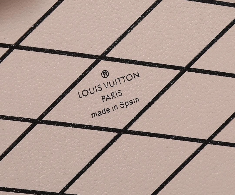 LV Round Bags 4233G-1052