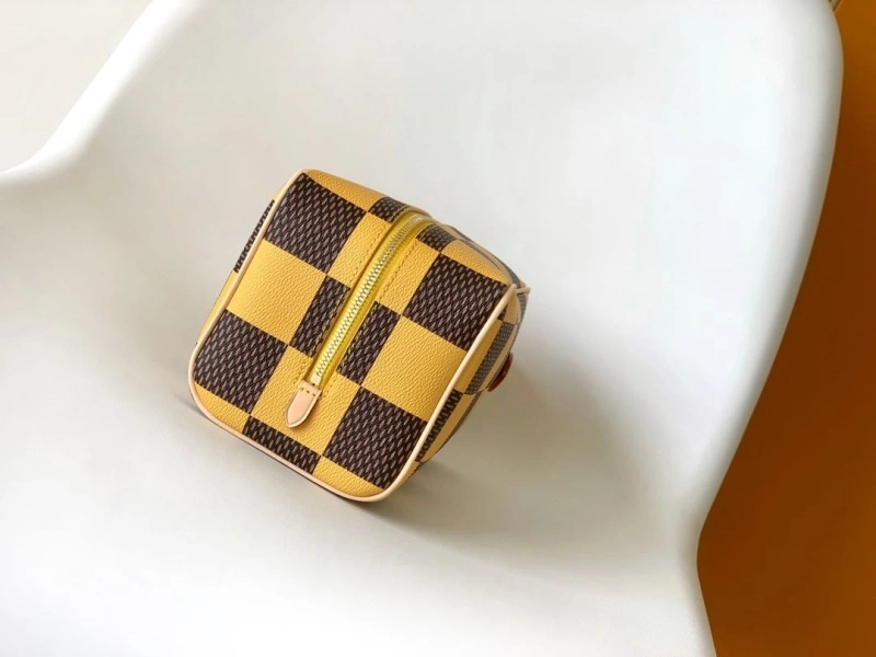 LV Cosmetic Bags 4233H-0131