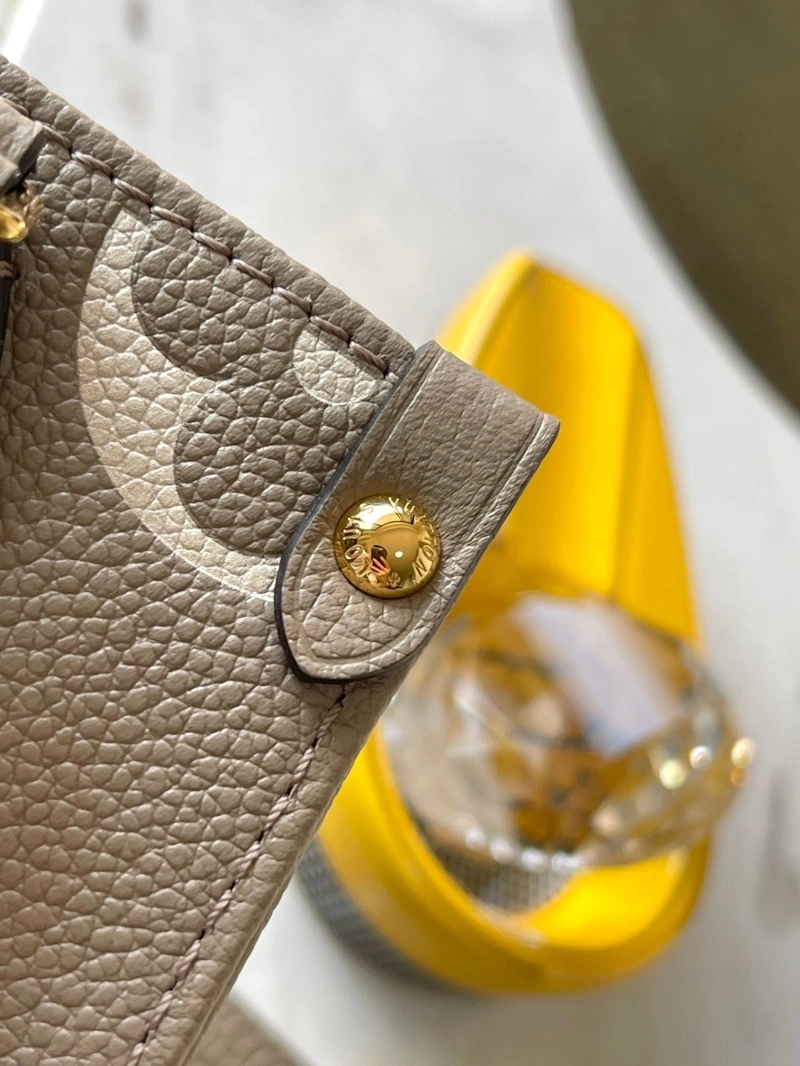 LV Shopping Bags 4233H-0243