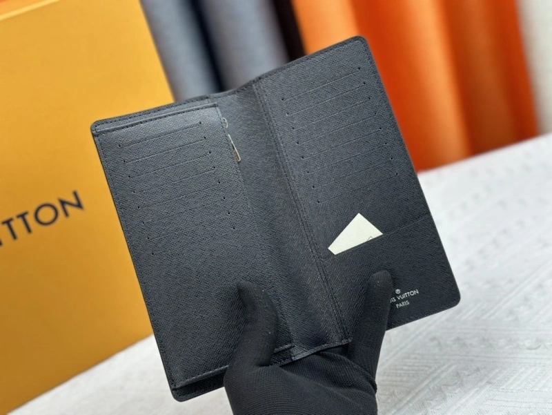 LV Wallets 4233H-0353