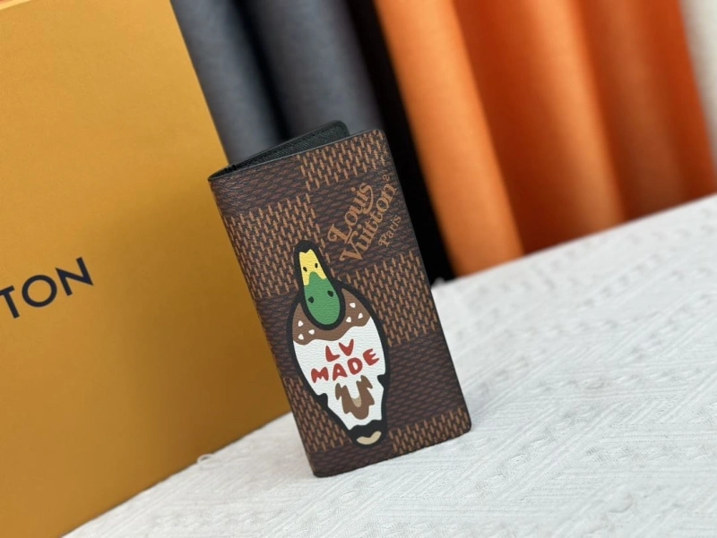 LV Wallets 4233H-0353