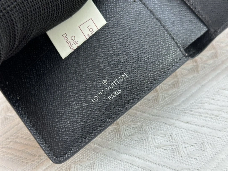 LV Wallets 4233H-0354