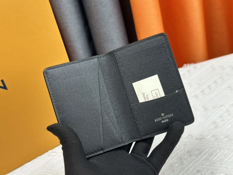 LV Wallets 4233H-0355