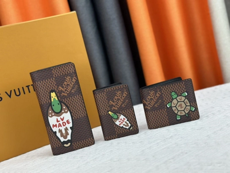 LV Wallets 4233H-0355