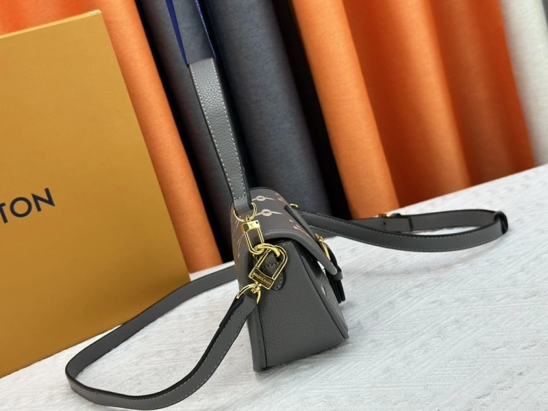LV Satchel bags 4233H-0371