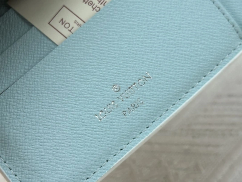 LV Wallets 4233H-0396
