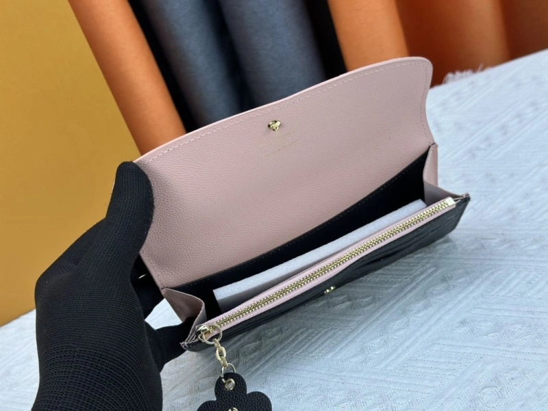 LV Wallets 4233H-0403