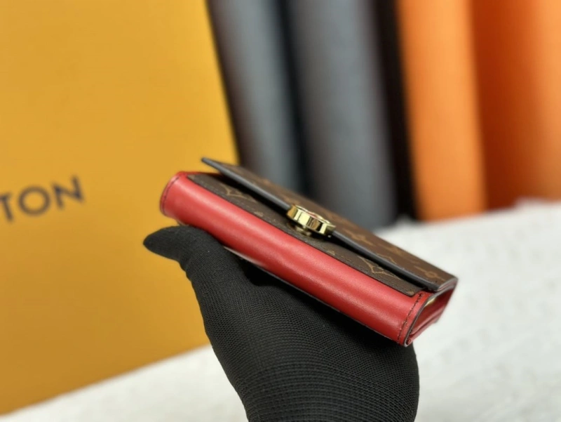 LV Wallets 4233H-0408