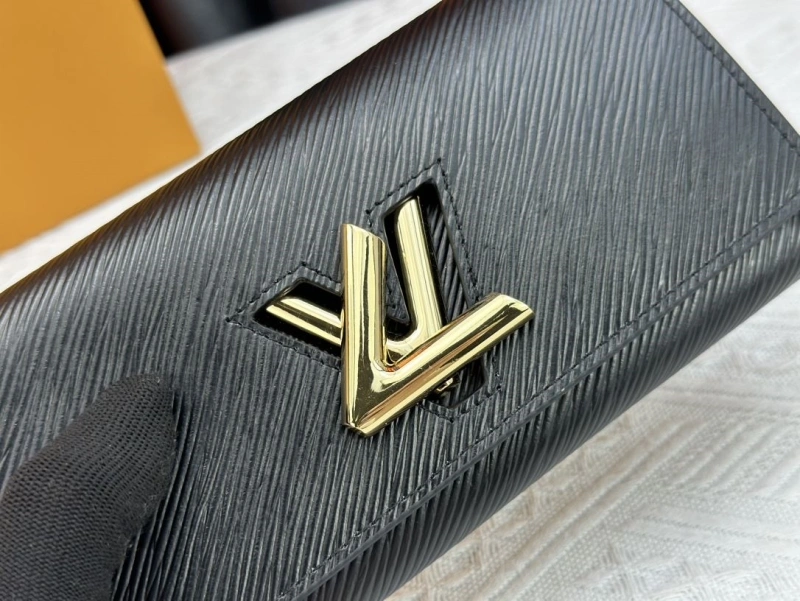 LV Wallets 4233H-0441