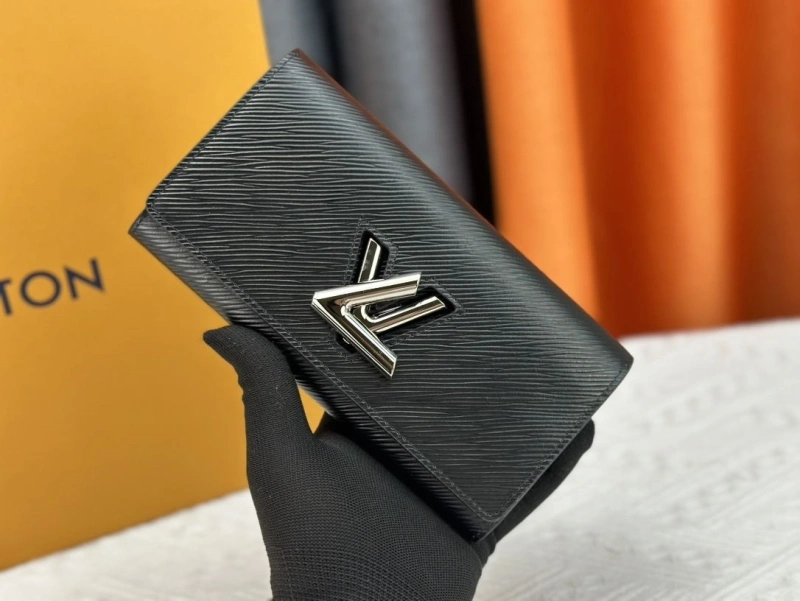 LV Wallets 4233H-0442