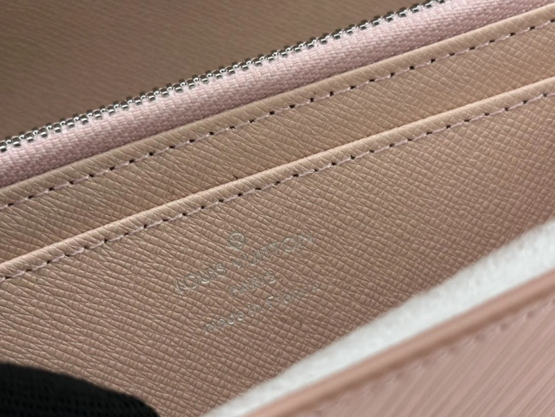 LV Wallets 4233H-0443