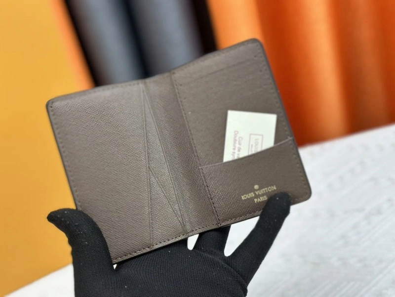 LV Wallets 4233H-0496