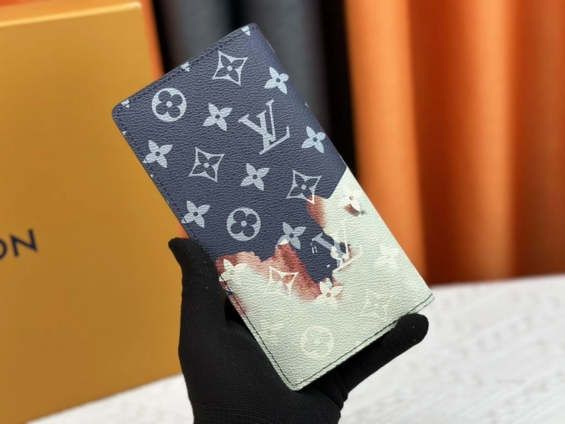 LV Wallets 4233H-0498