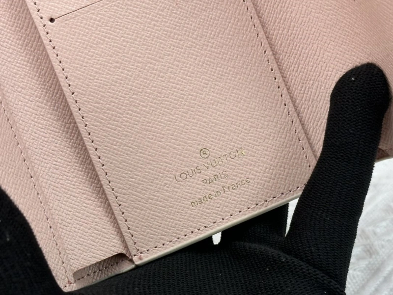 LV Wallets 4233H-0499