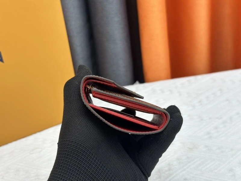 LV Wallets 4233H-0505