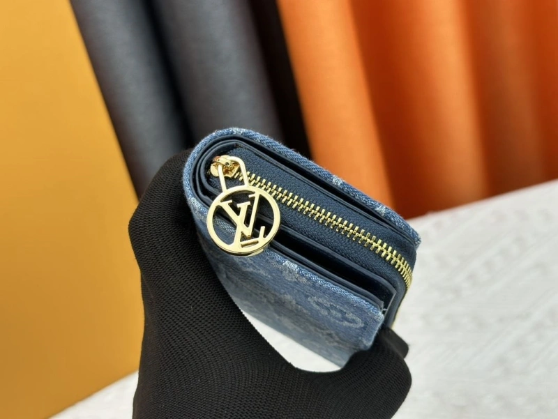 LV Wallets 4233H-0507