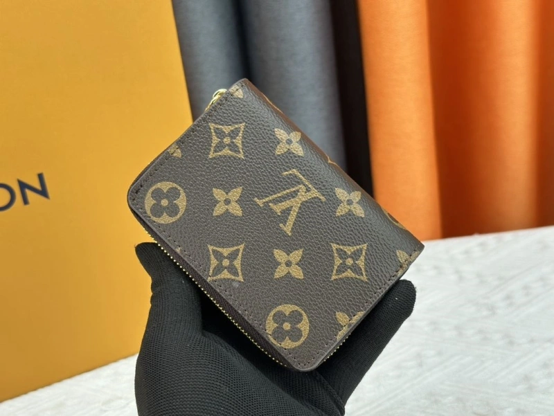 LV Wallets 4233H-0508