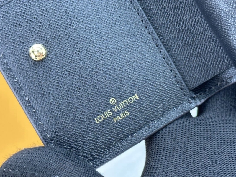 LV Wallets 4233H-0508