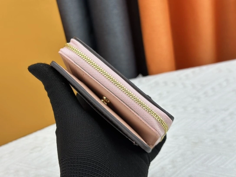 LV Wallets 4233H-0510