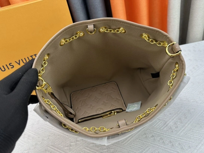 LV Shopping Bags 4233H-0518