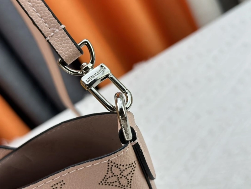 LV Shopping Bags 4233H-0523