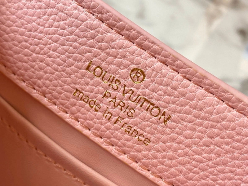 LV Capucines Bags 4233H-0842