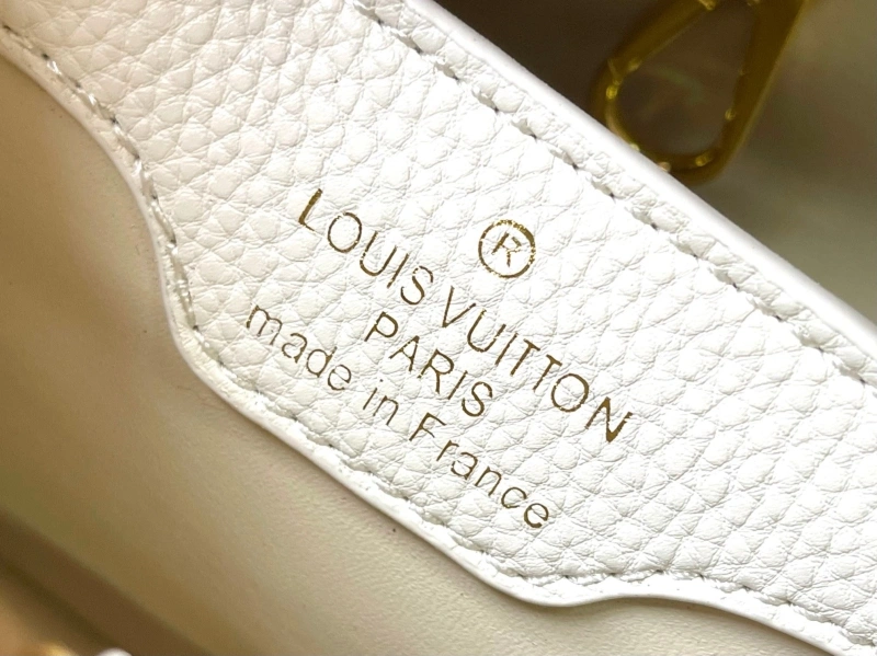 LV Capucines Bags 4233H-0874