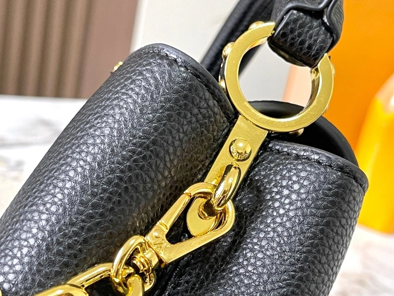LV Capucines Bags 4233H-0877