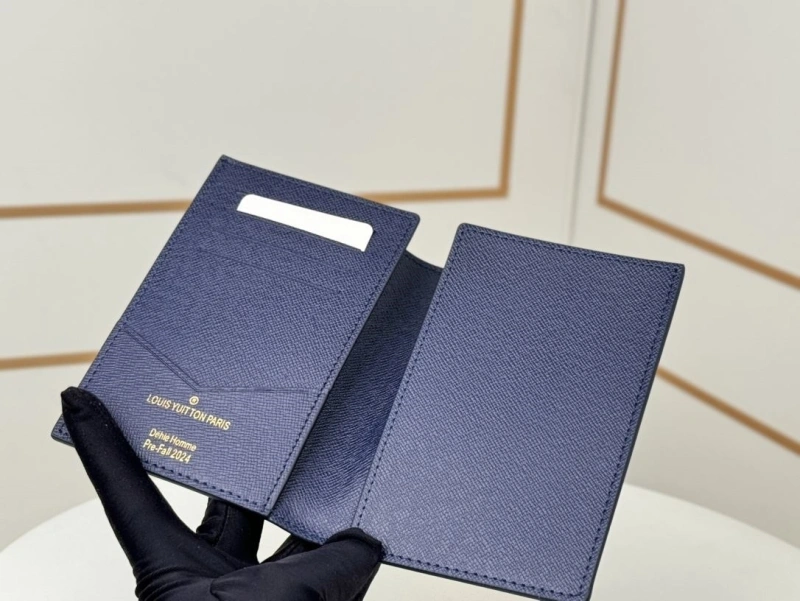 LV Wallets 4233H-0922