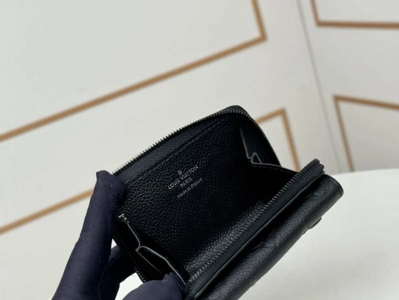 LV Wallets 4233H-0924