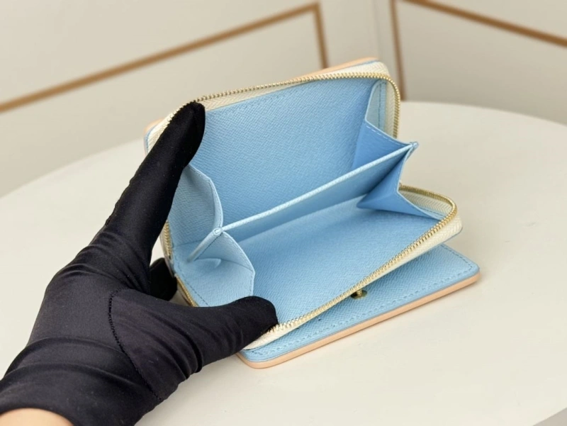 LV Wallets 4233H-0929