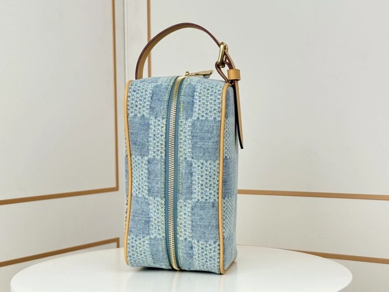 LV Wallets 4233H-0938