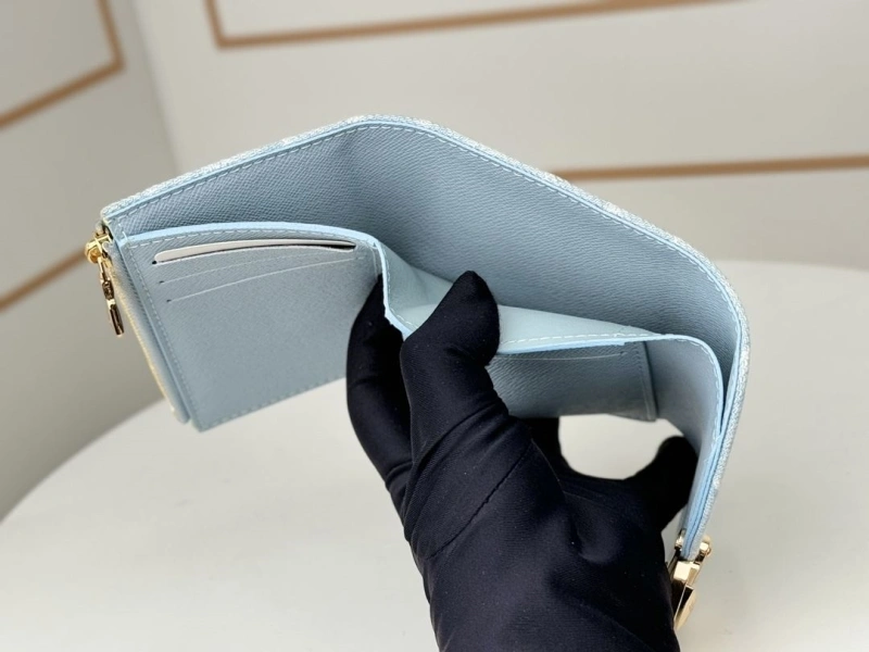 LV Wallets 4233H-0946