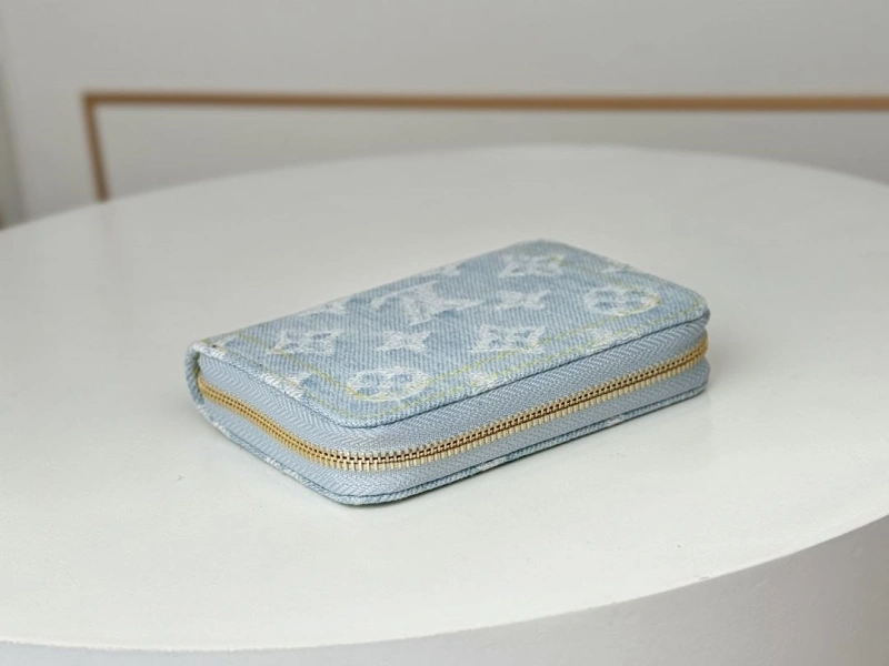 LV Wallets 4233H-0947