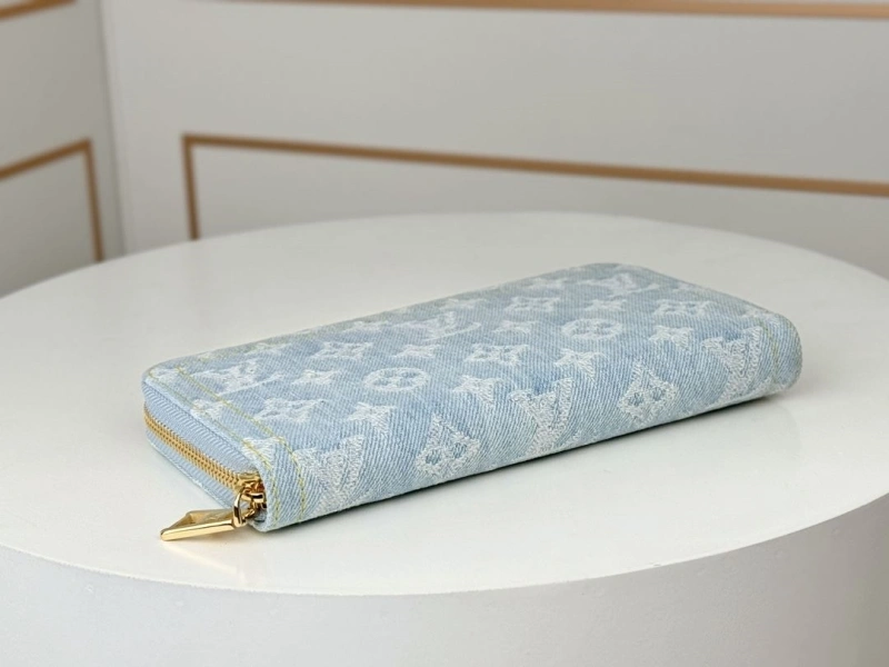 LV Wallets 4233H-0948