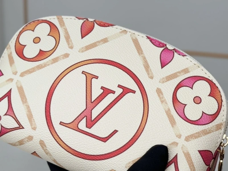 LV Wallets 4233H-0949