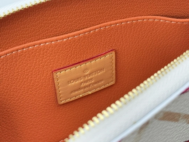LV Wallets 4233H-0949
