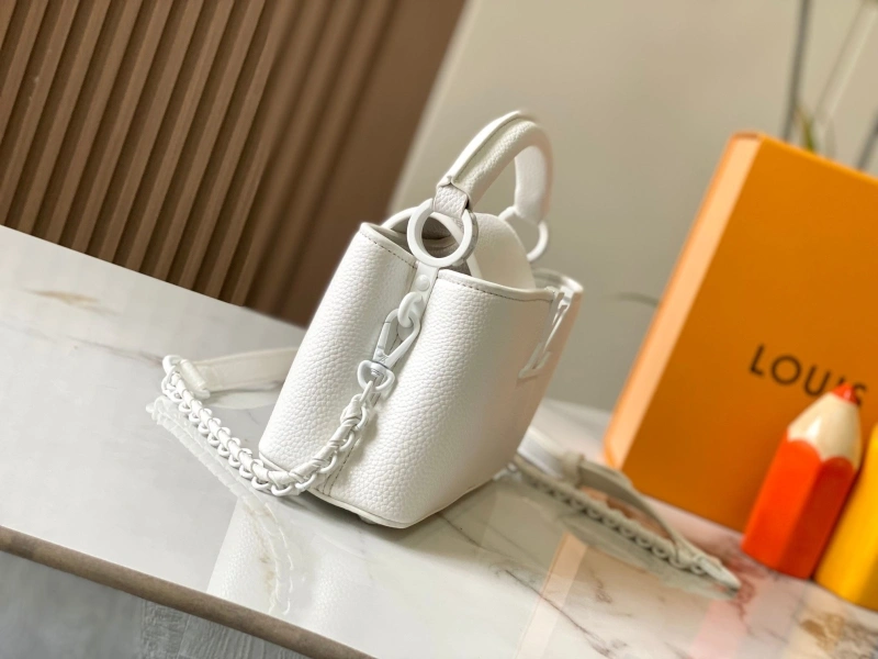 LV Capucines Bags 4233H-1189