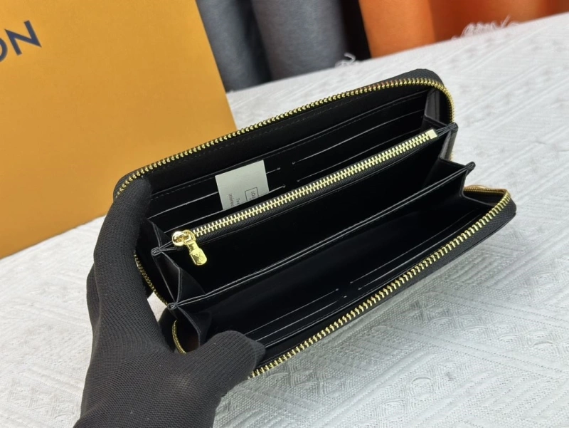 LV Wallets 4233H-1318