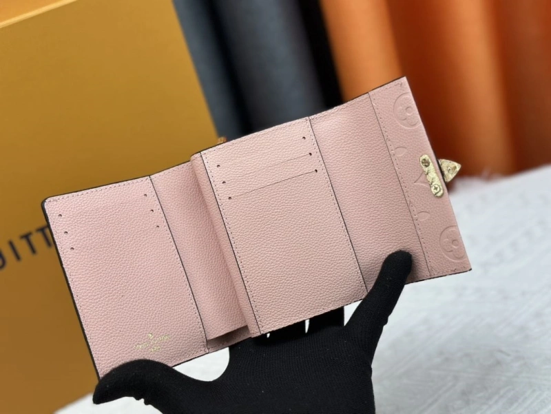 LV Wallets 4233H-1323