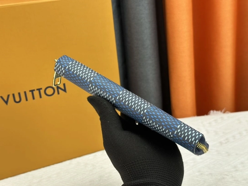 LV Wallets 4233H-1324