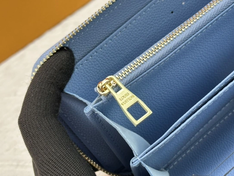 LV Wallets 4233H-1327