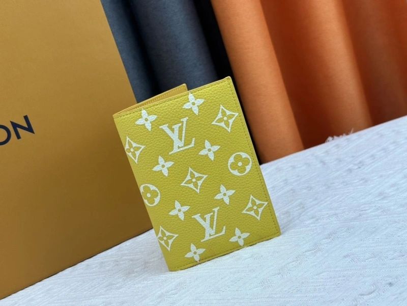 LV Wallets 4233H-1331
