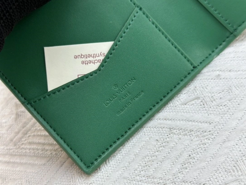 LV Wallets 4233H-1334