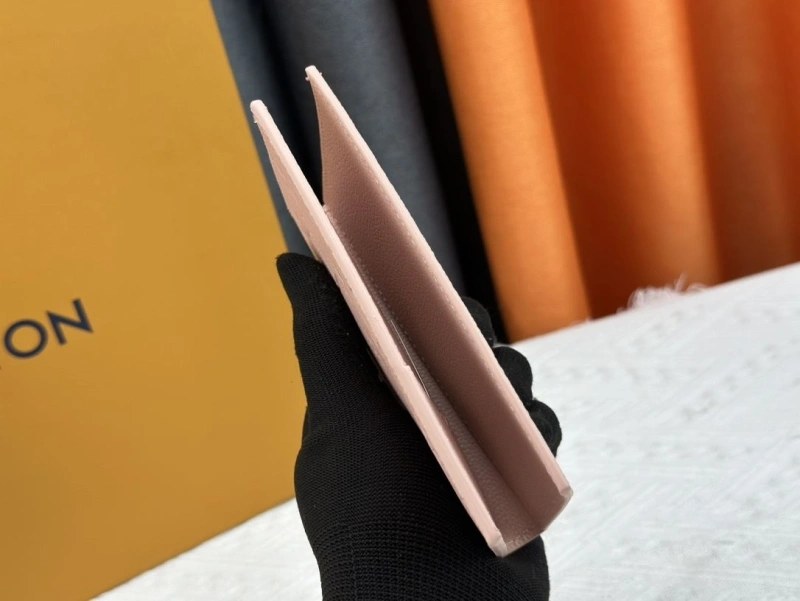 LV Wallets 4233H-1335