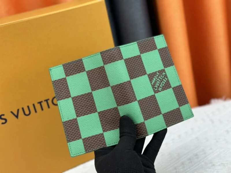 LV Wallets 4233H-1337