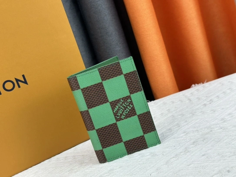 LV Wallets 4233H-1337